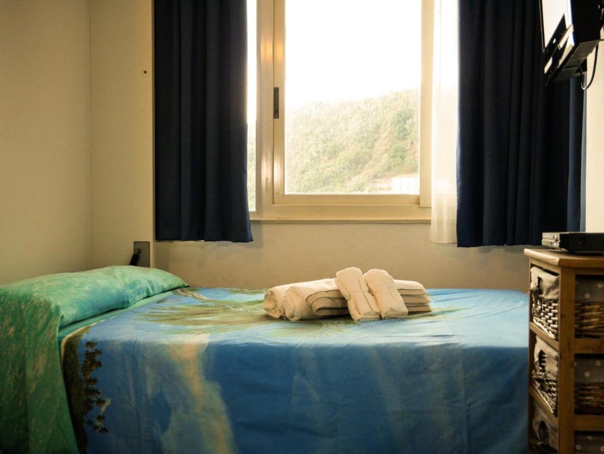 Mare Roccia Beachfront Apartment Taormina Buitenkant foto