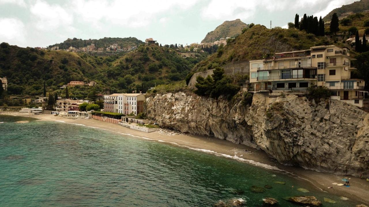 Mare Roccia Beachfront Apartment Taormina Buitenkant foto