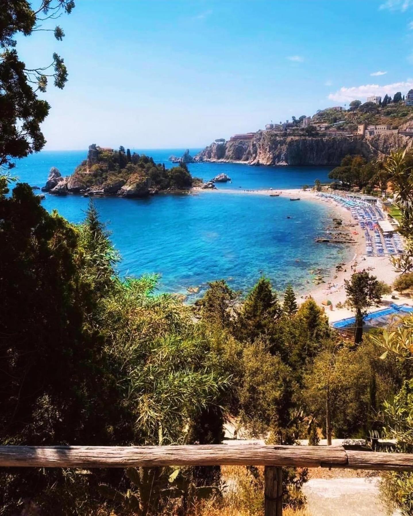 Mare Roccia Beachfront Apartment Taormina Buitenkant foto